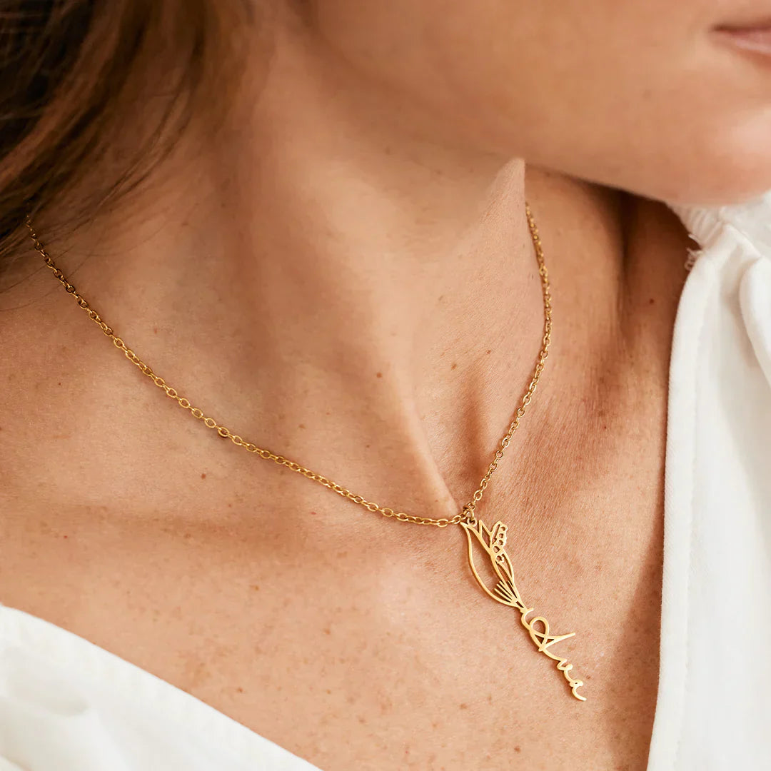 Personalizovaný náhrdelník s květinou narození a jménem